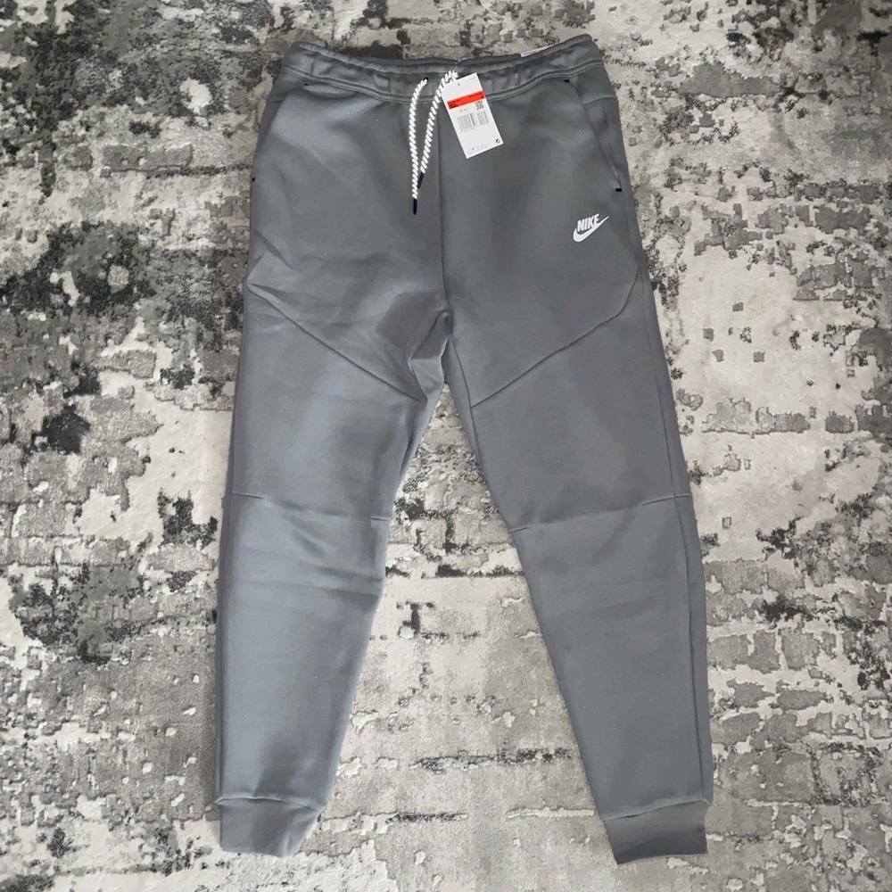 Nike tech size large